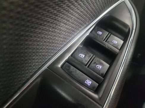 Used 2018 Chevrolet Cruze LT w/ Convenience Package FWD image 27