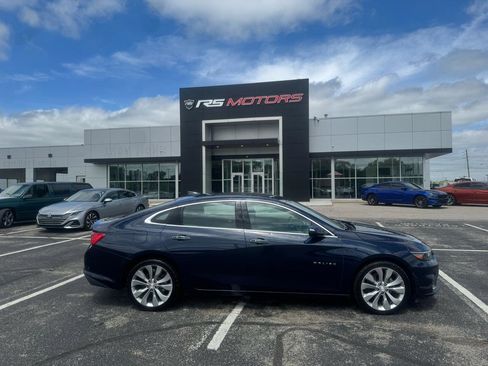 Used 2018 Chevrolet Malibu Premier w/ Premier Sun and Wheel Package FWD image 11