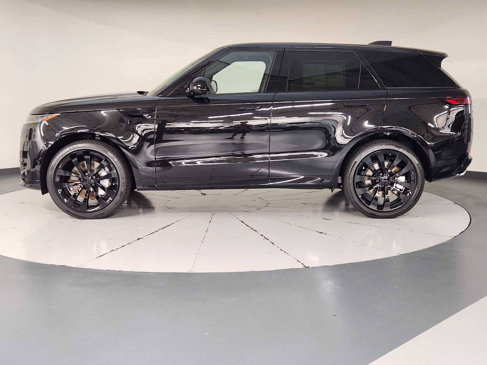 New 2026 Land Rover Range Rover Sport Dynamic SE AWD/4WD image 5