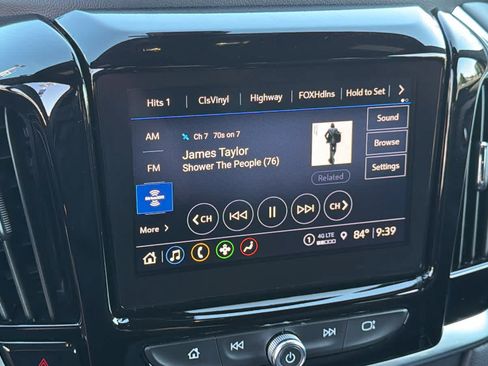 Used 2023 Chevrolet Traverse LT FWD image 15