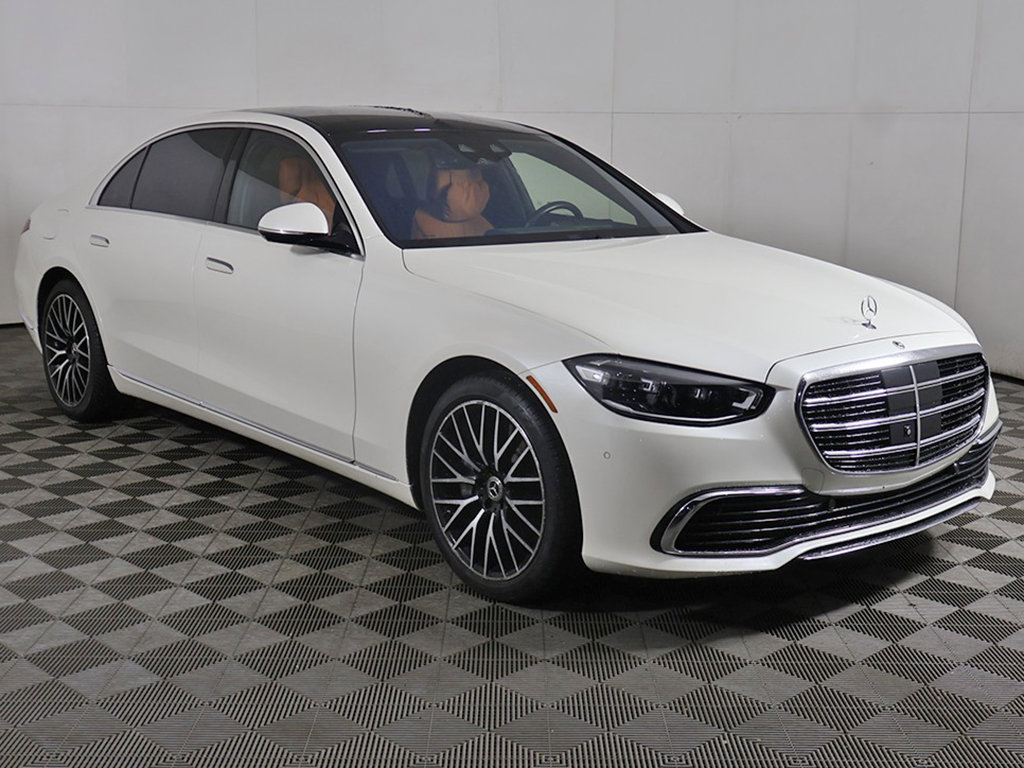 Used 2023 Mercedes-Benz S 500 4MATIC image 2
