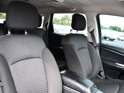 Used 2019 Dodge Journey SE w/ Connectivity Group FWD image 27