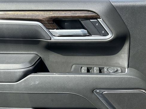 Used 2025 GMC Sierra 1500 Elevation image 23