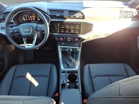 New 2025 Audi Q3 2.0T Premium image 7