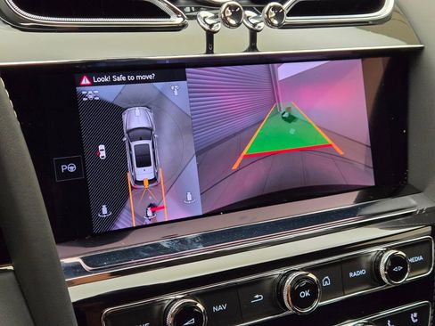 New 2025 Bentley Bentayga AWD/4WD image 34