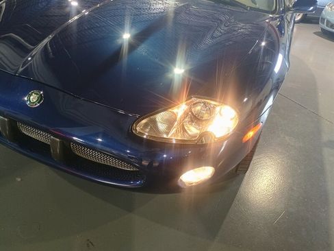 Used 2001 Jaguar XK8 Convertible image 57
