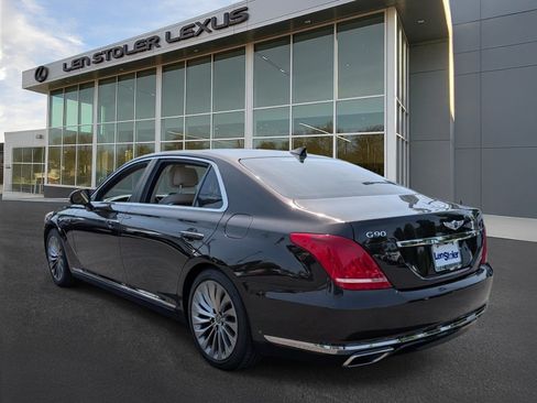 Used 2018 Genesis G90 3.3T Premium RWD image 5