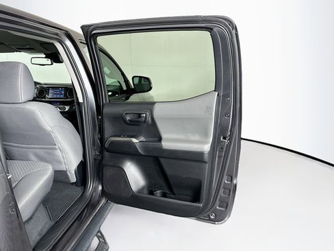 Used 2022 Toyota Tacoma SR5 w/ Technology Package RWD image 28