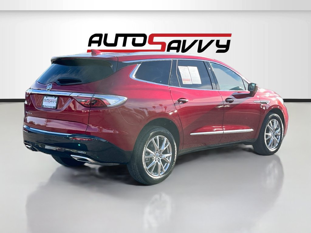 Used 2024 Buick Enclave Essence w/ Experience Buick Package FWD image 7