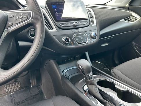 Used 2024 Chevrolet Malibu LT image 20