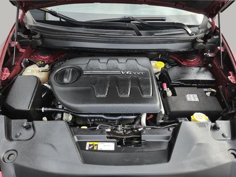 Used 2017 Jeep Cherokee Overland w/ Technology Group image 59