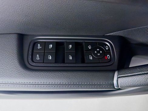 Certified 2023 Porsche Cayenne Platinum Edition AWD/4WD image 8