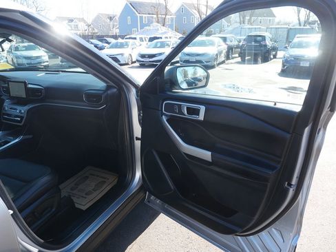 Used 2020 Ford Explorer XLT w/ Equipment Group 202A image 20