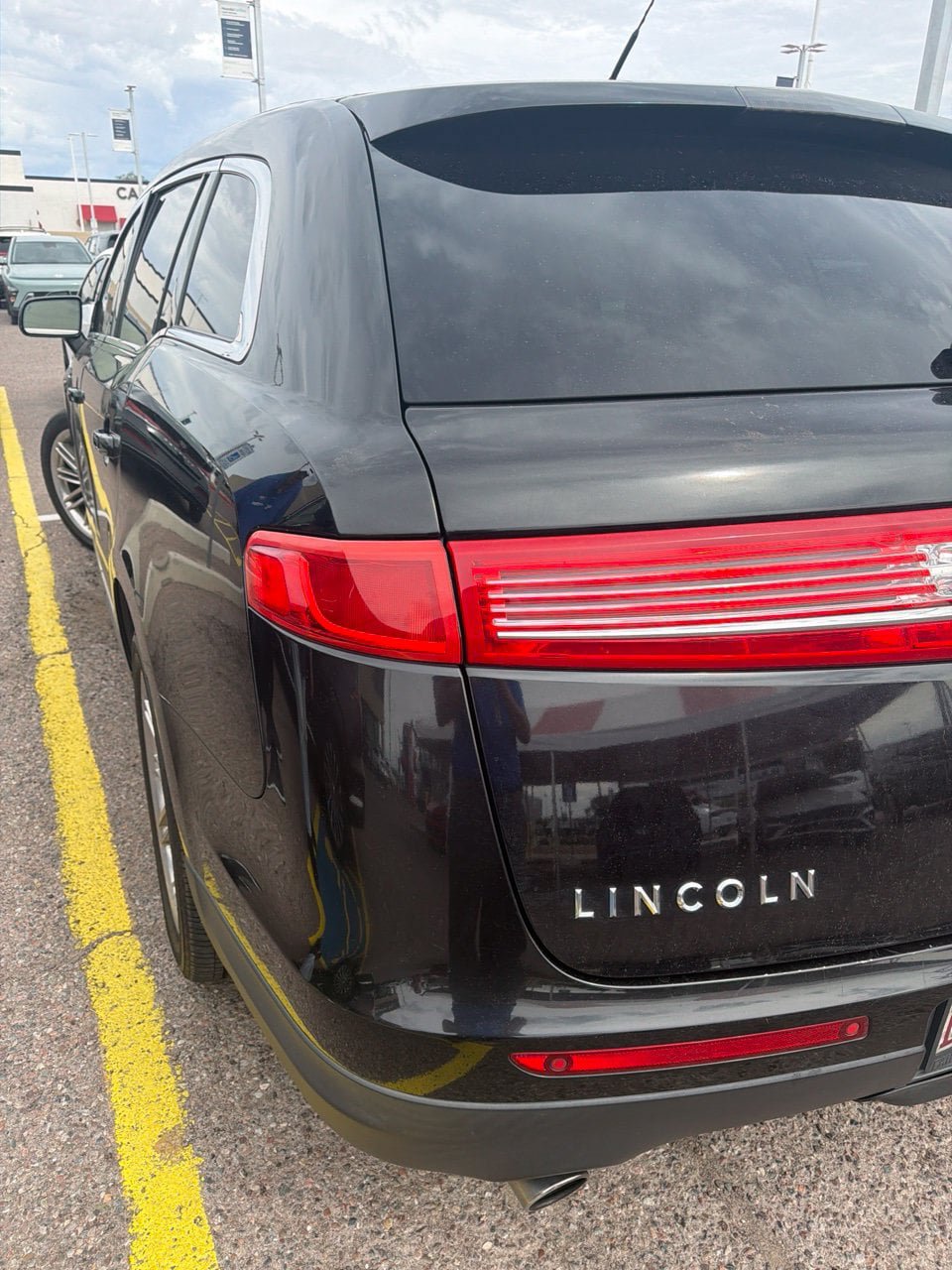 Used 2013 Lincoln MKT AWD image 3