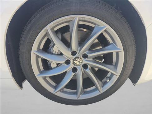 Used 2025 Alfa Romeo Giulia RWD image 23