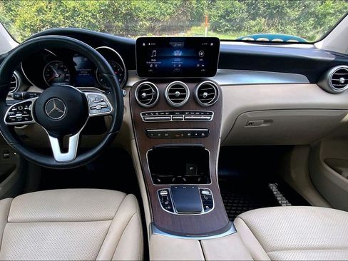 Used 2020 Mercedes-Benz GLC 300 4MATIC image 16