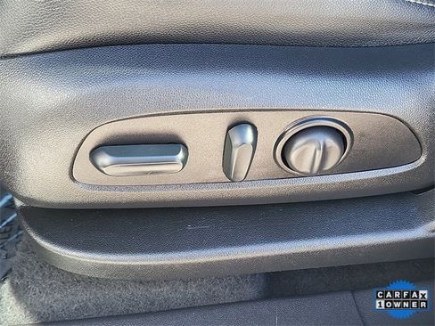 Used 2024 GMC Terrain SLT image 22