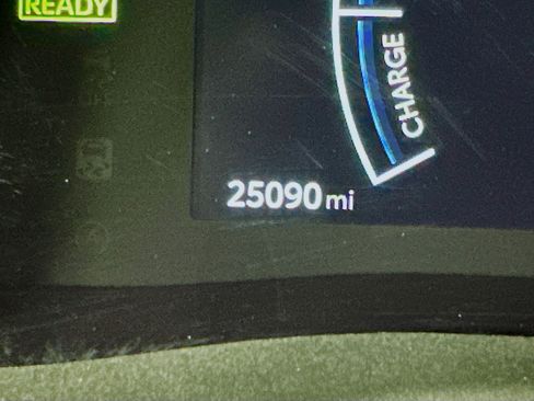Used 2025 Toyota Camry SE FWD image 19