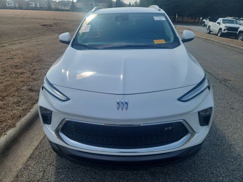 Used 2024 Buick Encore GX Sport Touring w/ Comfort Package image 3