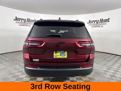 Used 2023 Jeep Grand Cherokee L Laredo RWD image 7