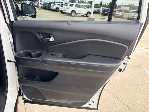 Used 2018 Honda Pilot Touring image 23