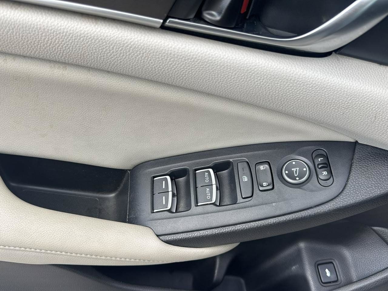Used 2018 Honda Accord LX image 9