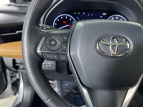 Used 2022 Toyota Avalon Touring image 10