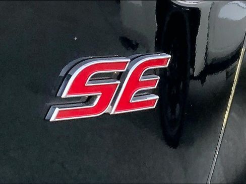 Used 2025 Toyota Corolla SE FWD image 9