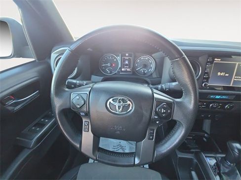 Used 2021 Toyota Tacoma TRD Off-Road image 12