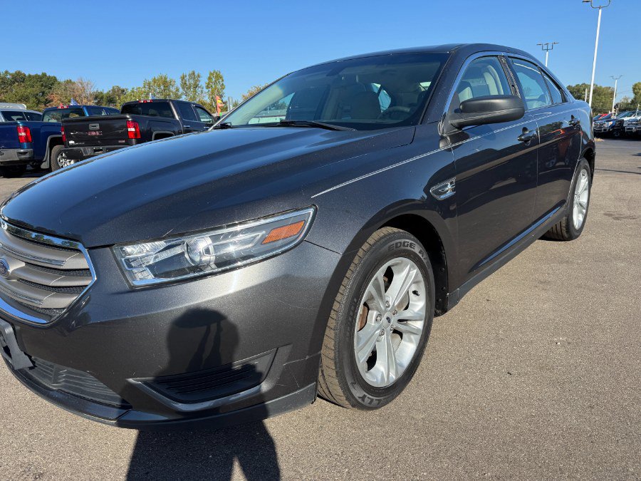 Used 2018 Ford Taurus SE FWD image 9