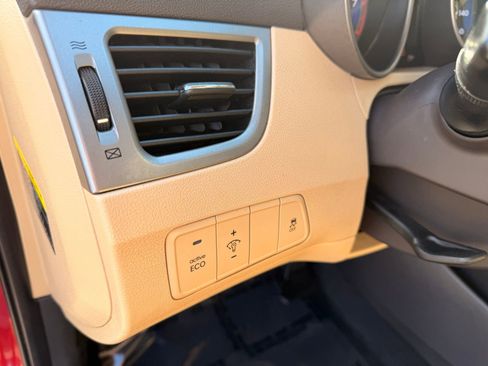 Used 2012 Hyundai Elantra Limited w/ Technology Pkg 5 image 19