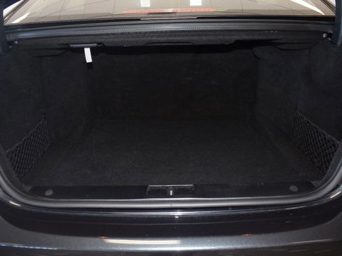 Used 2011 Mercedes-Benz S 550 image 17