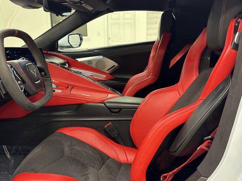 Used 2024 Chevrolet Corvette Stingray Premium Cpe w/ Z51 Performance Package image 5