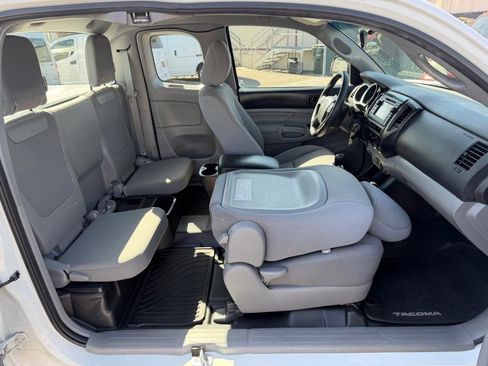 Used 2013 Toyota Tacoma 2WD Access Cab image 25