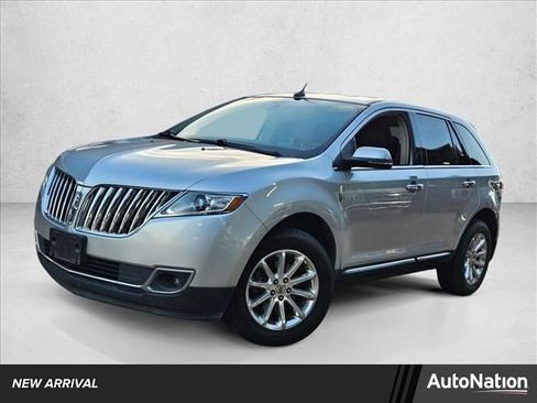 Used 2013 Lincoln MKX AWD image 1