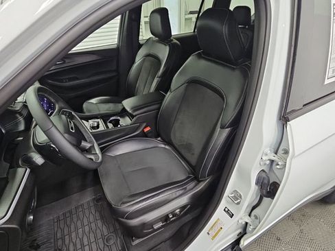 Used 2024 Jeep Grand Cherokee L Laredo RWD image 26