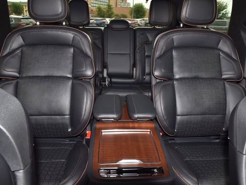 New 2026 Lincoln Navigator Black Label AWD/4WD image 22