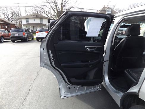 Used 2017 Ford Edge SEL w/ Equipment Group 201A AWD/4WD image 17