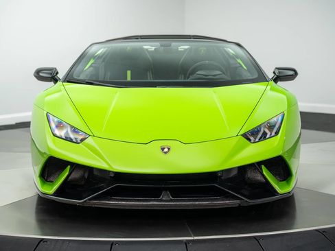 Used 2019 Lamborghini Huracan Performante AWD/4WD image 18