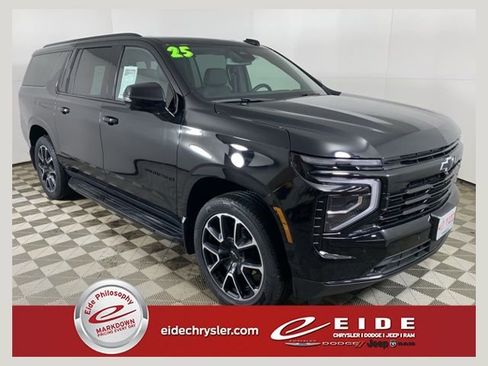 Used 2025 Chevrolet Suburban RST w/ Comfort Package image 1