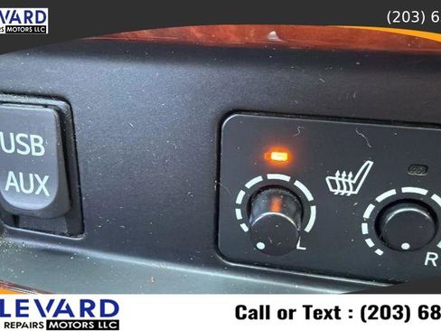 Used 2011 Toyota Highlander Limited w/ Tow Pkg AWD/4WD image 18