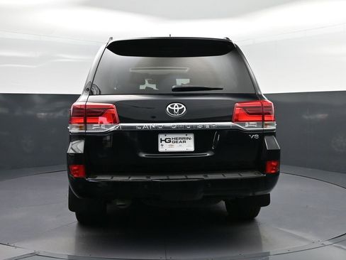 Used 2016 Toyota Land Cruiser image 6