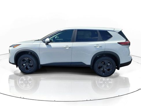 New 2026 Nissan Rogue SV FWD image 5