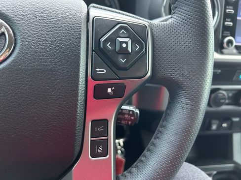 Used 2022 Toyota Tacoma SR5 w/ Technology Package image 19