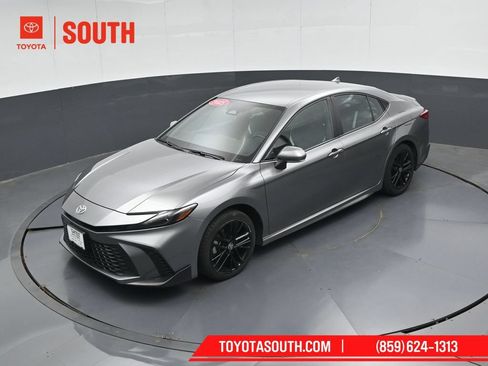 Used 2025 Toyota Camry SE FWD image 49