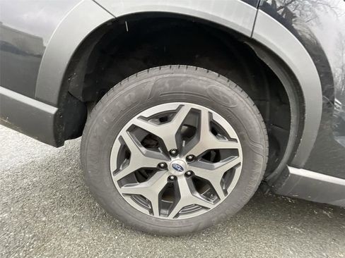 Used 2023 Subaru Forester Premium image 24