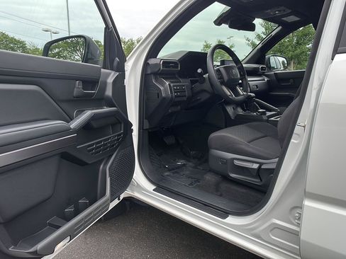 Used 2025 Toyota 4Runner SR5 AWD/4WD image 2