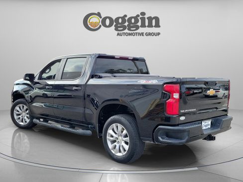 Used 2021 Chevrolet Silverado 1500 Custom image 2