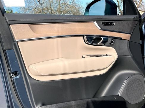 Used 2025 Volvo XC90 B5 Core w/ Protection Package Premier image 26