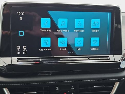 Used 2025 Volkswagen Atlas Cross Sport SE AWD/4WD image 24